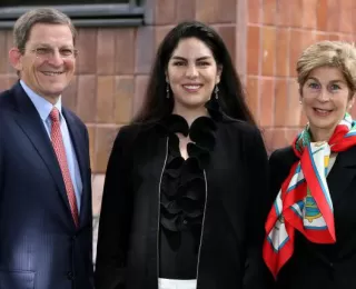 Ambassador Marc Grossman met with Carolina Barco, Colombia’s Minister for Foreign Affairs, and Victoria Gaytan, Author for Global Americas, during a recent trip to Bogota, Colombia. Credit: El Tiempo
