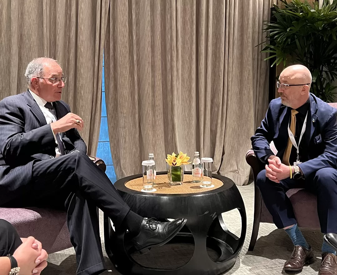 Mike Scaparrotti and Oleksii Reznikov